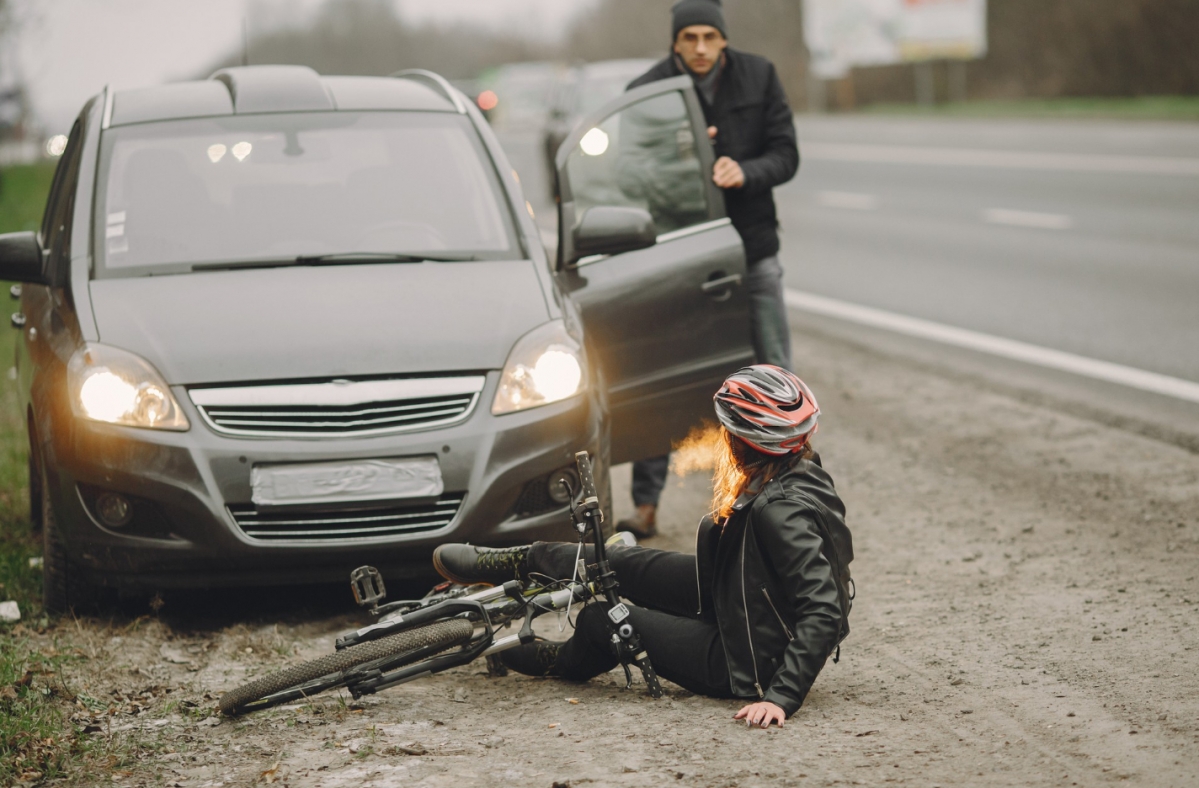 Wypadek na przejściu dla pieszych we Wrześni – kobieta potrącona przez samochód