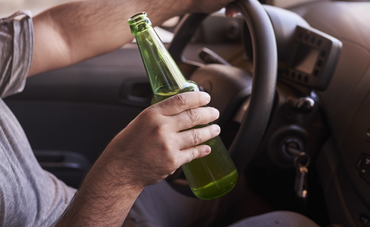 29-latek z Gniezna prowadził samochód pod wpływem alkoholu: Zatrzymany przez policjanta na wakacjach