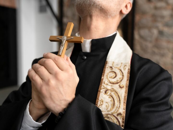 Ksiądz Mateusz N. skazany na 2 lata i 4 miesiące bezwzględnego więzienia za wykorzystywanie seksualne małoletniego