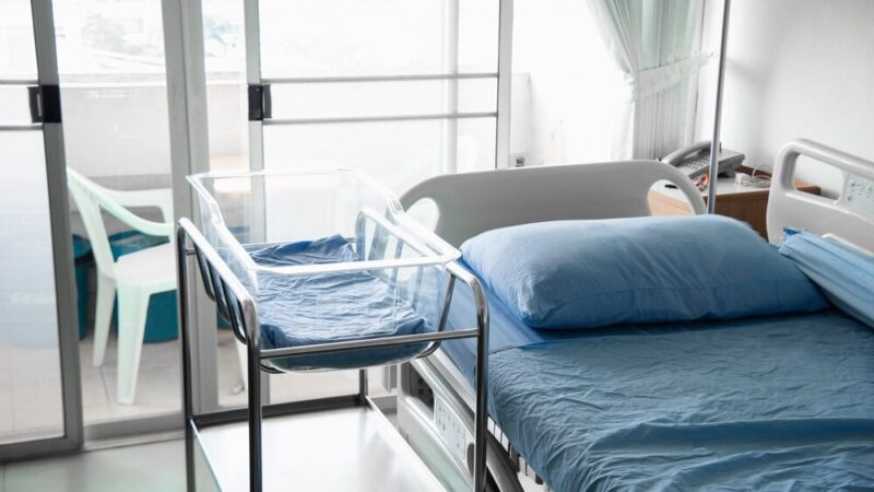 COVID-19 znów w natarciu! Polska otrzyma milion dawek szczepionki Moderna
