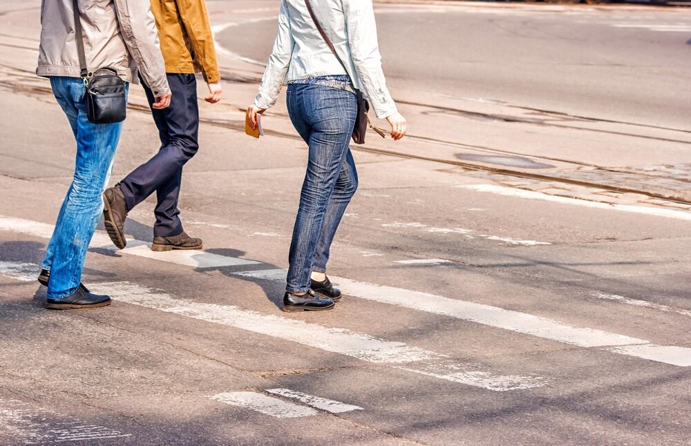 Młodzi aktorzy z Górnych Grądów uczą bezpieczeństwa na drodze w zabawny sposób