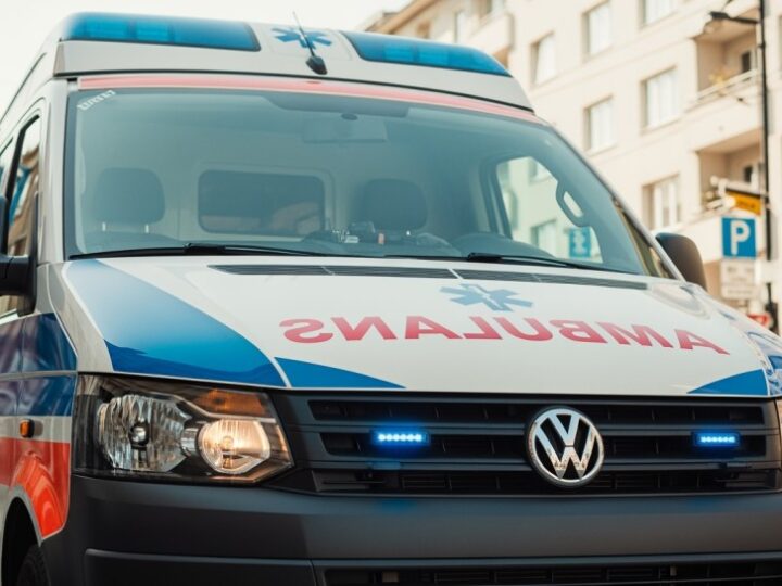 Bezpieczna szkoła w Miłosławiu: Ćwiczenia strażaków dla lepszej gotowości bojowej