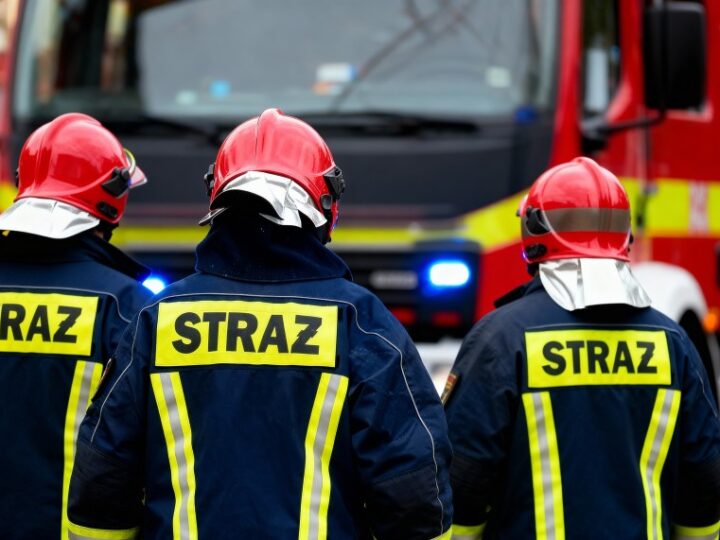 Nowi strażacy-ratownicy z Wrześni zdobijają szczyty umiejętności w trudnym egzaminie końcowym
