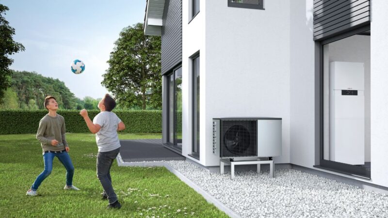 Jak dokładnie działa i na czym polega praca pompy ciepła?