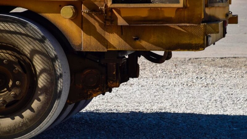 Nowa nawierzchnia w powiecie wrzesińskim: 340 tysięcy na bezpieczniejsze drogi