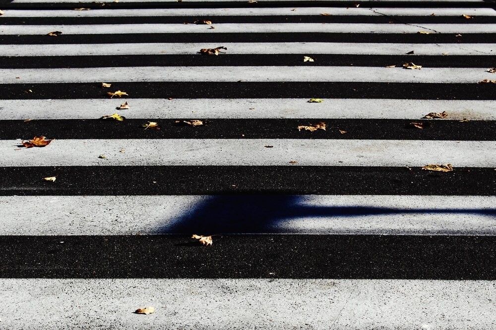 Młodzież z Górnych Grądów uczy seniorów, jak być bezpiecznym na drodze