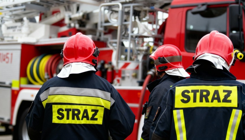 Krasnoludki z przedszkola poznają świat strażaków w Miłosławiu