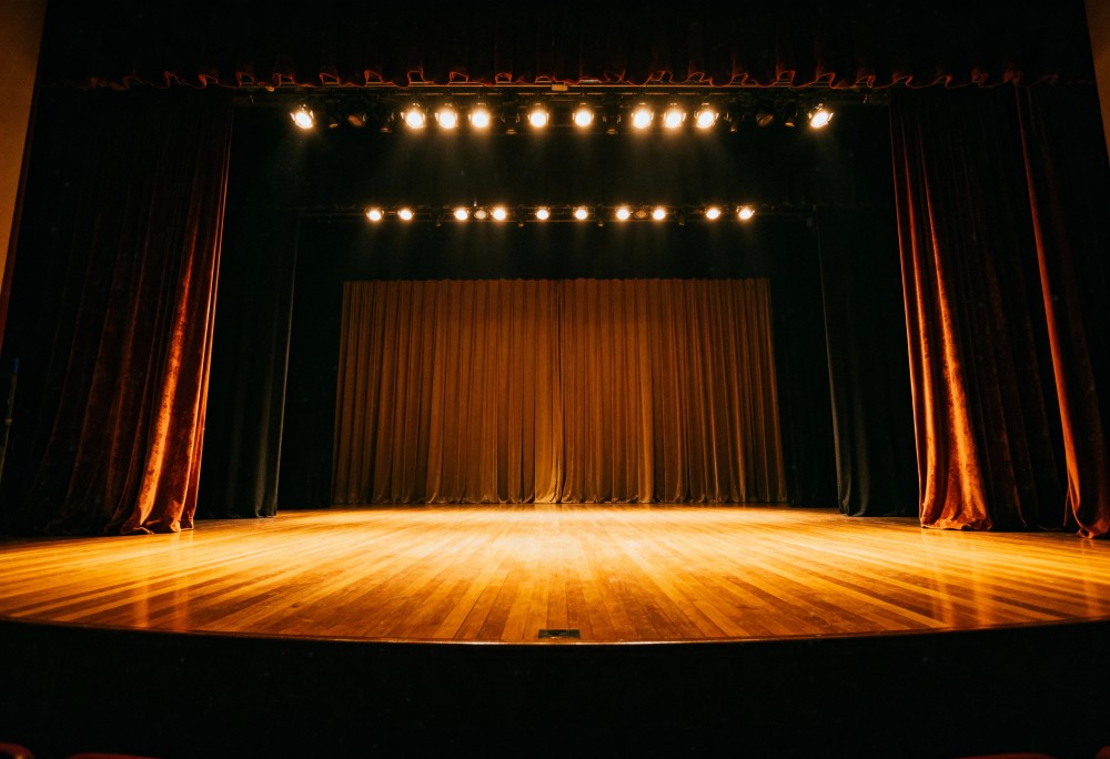 Artur Barciś w Pyzdrach – odkryj magię literatury i teatru!